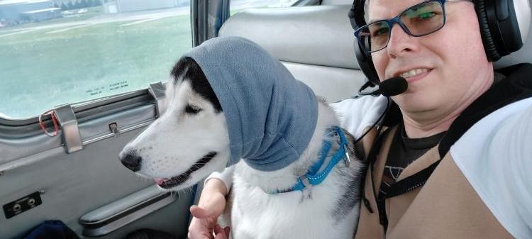 Jasper-and-Shawn-enjoying-the-taxi-out-to-the-runway