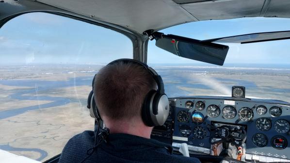 Back-seat-view-of-the-flight-deck